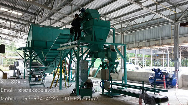 เครื่องบรรจุสินค้าพิกัด 25 กิโลกรัม พร้อมชุดสายพานลำเลียง และชุดเย็บกระสอบ