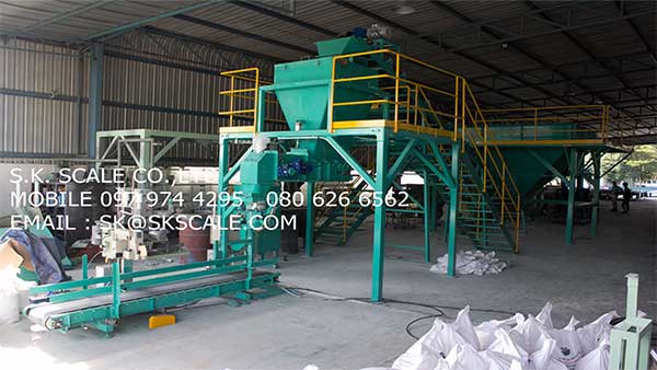 เครื่องบรรจุสินค้าพิกัด 25 กิโลกรัม พร้อมชุดสายพานลำเลียง และชุดเย็บกระสอบ