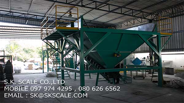 เครื่องบรรจุสินค้าพิกัด 25 กิโลกรัม พร้อมชุดสายพานลำเลียง และชุดเย็บกระสอบ