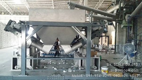 เครื่องบรรจุแป้ง 4 ถังชั่ง